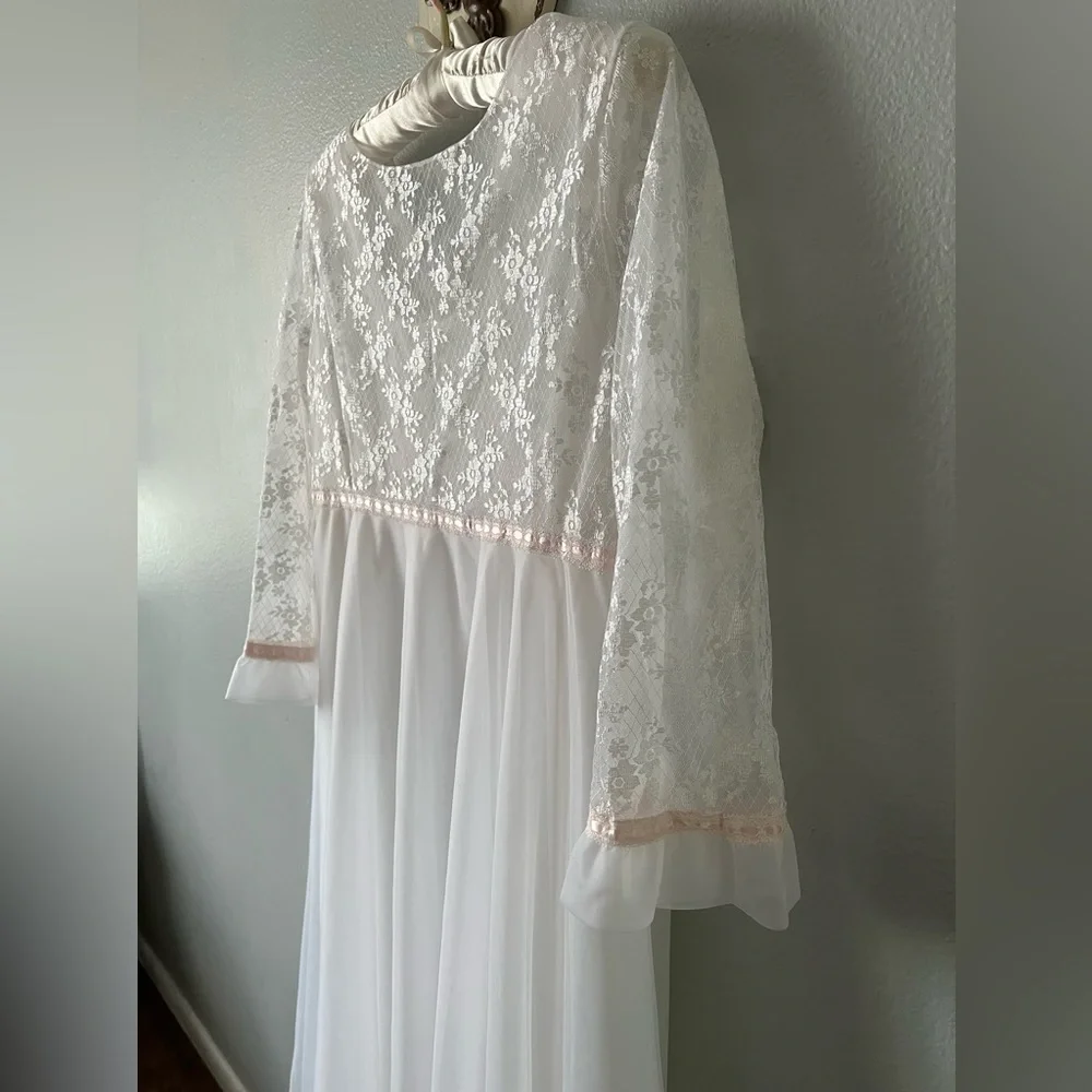 Vintage Radcliffe Peingnor Robe and Nightgown Set White Lace Medium 50โs EVC - Picture 14 of 14